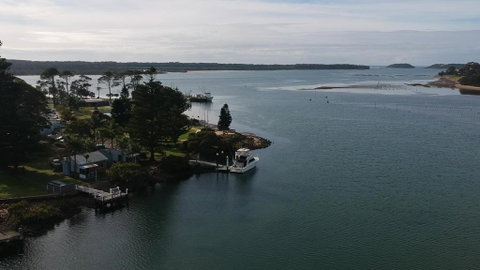 Waterfront Cottages - Hotel NSW 2