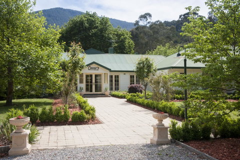 Oscar\'s On The Yarra - Hotel NSW 0