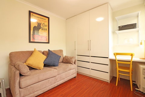 Colour Pop Fitzroy - 3 Bedroom Pet Friendly - Hotel NSW 16