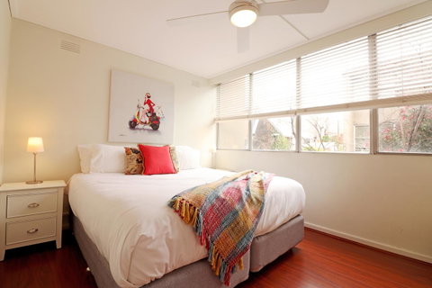 Colour Pop Fitzroy - 3 Bedroom Pet Friendly - Hotel NSW 11
