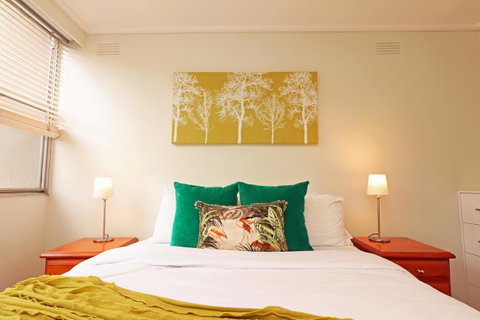Colour Pop Fitzroy - 3 Bedroom Pet Friendly - Hotel NSW 15