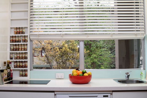Colour Pop Fitzroy - 3 Bedroom Pet Friendly - Hotel NSW 24