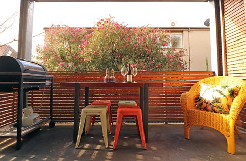 Colour Pop Fitzroy - 3 Bedroom Pet Friendly - Hotel NSW 8