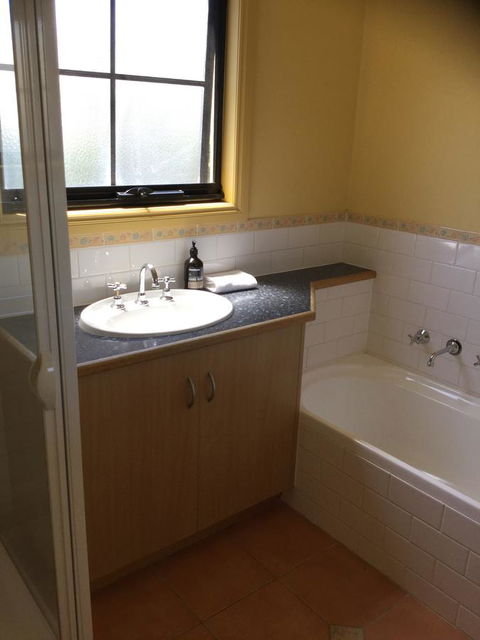 At The Beach Apartments - Hotel NSW 9