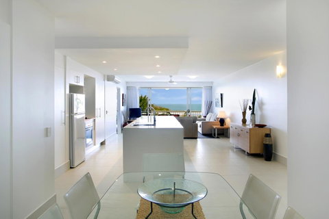 La Mer Sunshine Beachfront - Hotel NSW 17