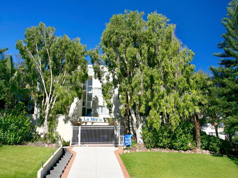 La Mer Sunshine Beachfront - Hotel NSW 14