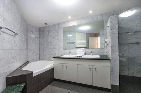Emerald Noosa - Hotel NSW 10