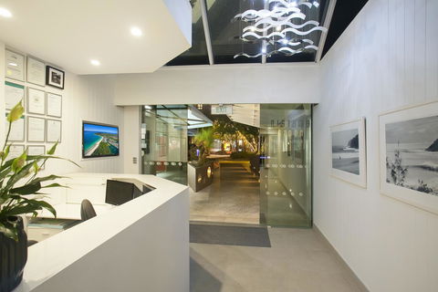 Emerald Noosa - Hotel NSW 4