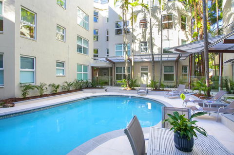 Emerald Noosa - Hotel NSW 3
