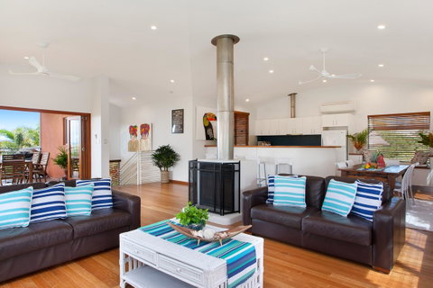 Jolly Roger's Beach House - Hotel NSW 2