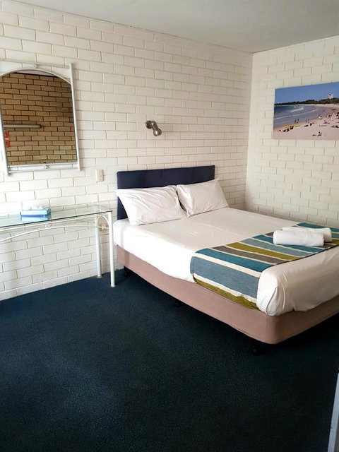 Twin Pines Motel - Hotel NSW 6