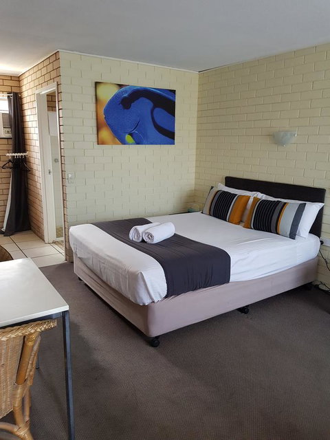 Twin Pines Motel - Hotel NSW 21
