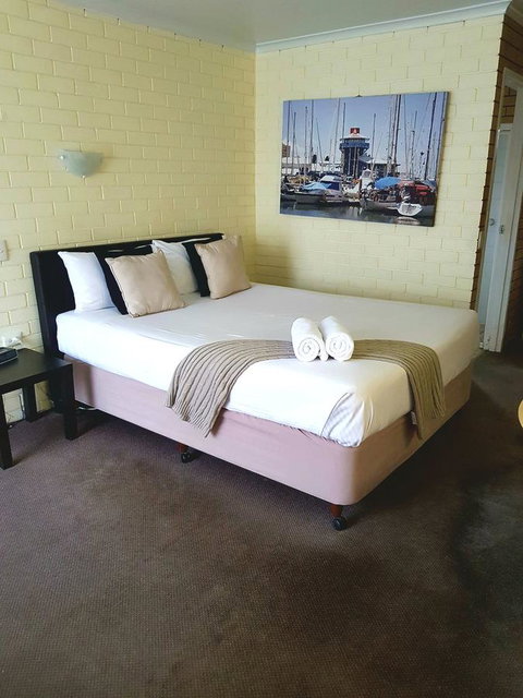 Twin Pines Motel - Hotel NSW 20