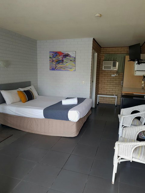 Twin Pines Motel - Hotel NSW 18