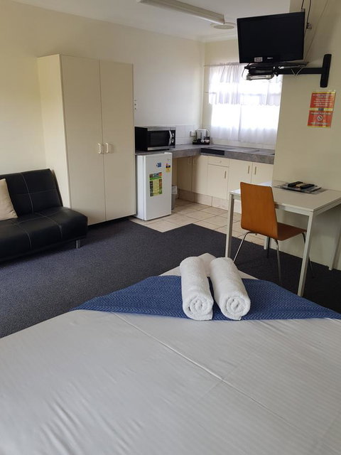 Twin Pines Motel - Hotel NSW 15
