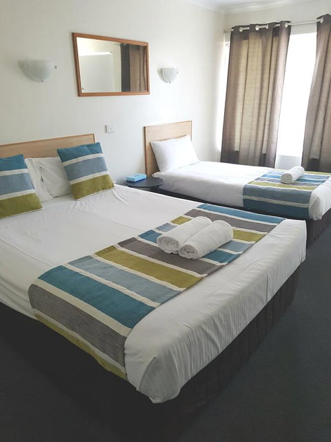 Twin Pines Motel - Hotel NSW 11