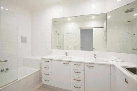 Noosa Shores Resort - Hotel NSW 1