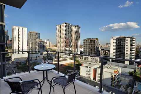 Brisbane One Apartments By CLLIX - Hotel NSW 1