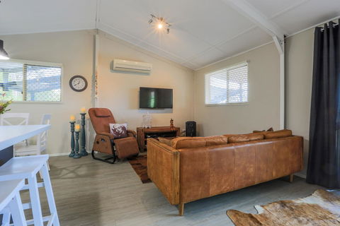 Bed & Breakfast 1 Bedroom Guest House - Hotel NSW 25