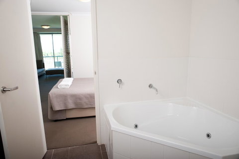 The Point Resort - Hotel NSW 3