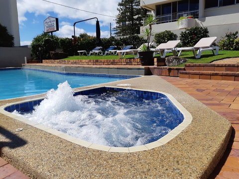 Surfers Chalet - Hotel NSW 2