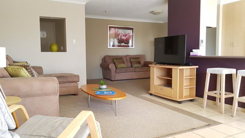 Surfers Chalet - Hotel NSW 18