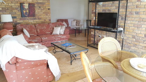 Surfers Chalet - Hotel NSW 24