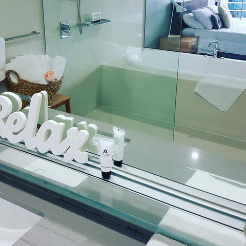 Circle Luxury Holidays - Hotel NSW 24