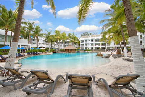 Palm Cove Paradise - Couples Spa Beach Getaway - Hotel NSW 15