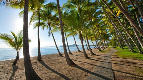 Palm Cove Paradise - Couples Spa Beach Getaway - Hotel NSW 24