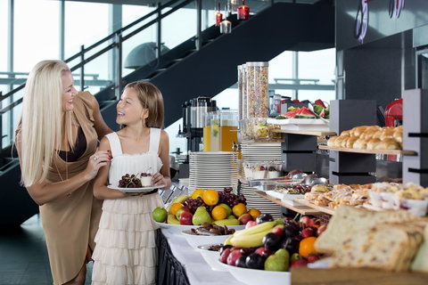 Q1 Resort & Spa - Official - Hotel NSW 21