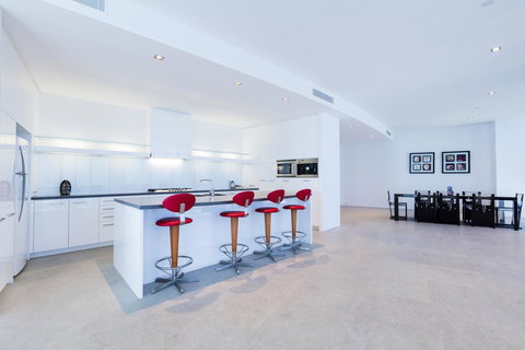 Q1 Resort & Spa - Official - Hotel NSW 24