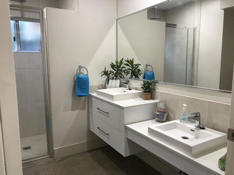 Whitsunday Luxury Homes - Hotel NSW 13