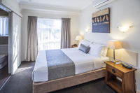 Book Emerald Accommodation Vacations Hotel NSW Hotel NSW
