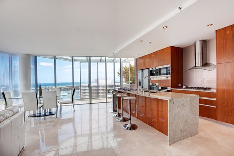 Reflections Tower Two - Hotel NSW 27