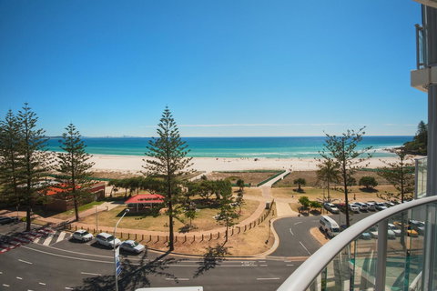 Reflections Tower Two - Hotel NSW 6