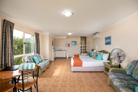 Sunlit Waters Studio Apartments - Hotel NSW 42