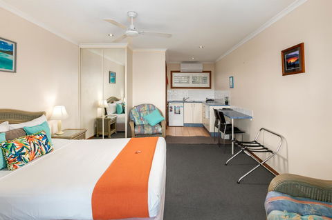 Sunlit Waters Studio Apartments - Hotel NSW 14