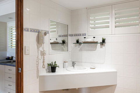 Sunlit Waters Studio Apartments - Hotel NSW 26