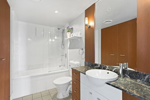 Beach Stay - Ocean & Riverview Resort Chevron Renaissance Central Surfers Paradise - Hotel NSW 6