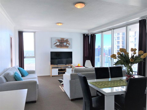 Beach Stay - Ocean & Riverview Resort Chevron Renaissance Central Surfers Paradise - Hotel NSW 17