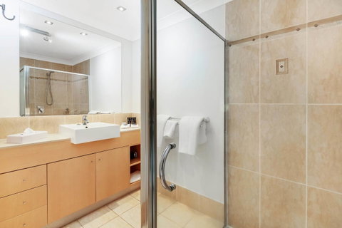 Mantra Aqueous On Port - Hotel NSW 11