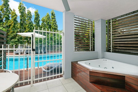 Mantra Aqueous On Port - Hotel NSW 7