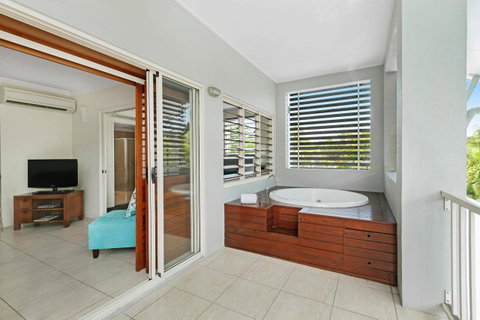 Mantra Aqueous On Port - Hotel NSW 17