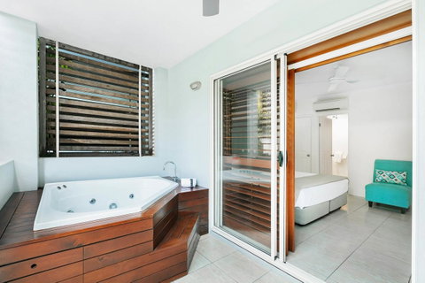 Mantra Aqueous On Port - Hotel NSW 9