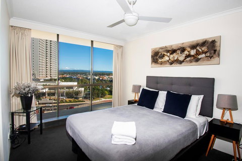 Seacrest Beachfront Apartments Surfers Paradise - Hotel NSW 1