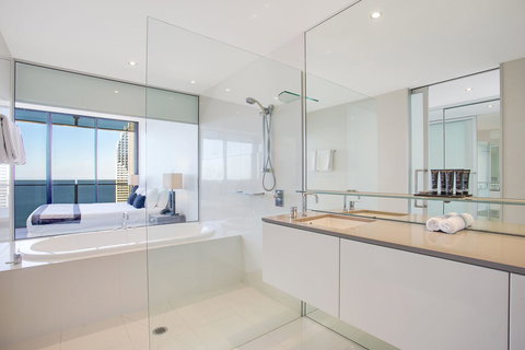 Mantra Circle On Cavill - Hotel NSW 6