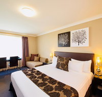 Best Western Plus Ambassador On Ruthven Motor Inn - Hotel NSW