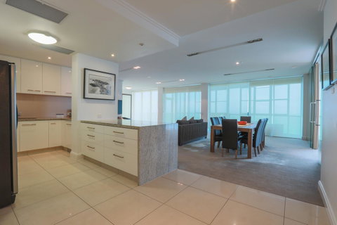 Reflection On The Sea - Hotel NSW 13