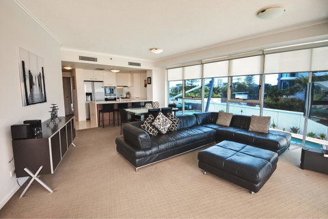 Reflection On The Sea - Hotel NSW 39